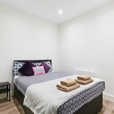 Mondial Apartments At Heathrow Harmondsworth Eksteriør billede