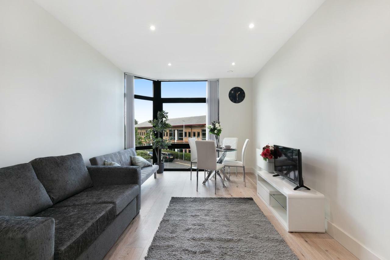 Mondial Apartments At Heathrow Harmondsworth Eksteriør billede