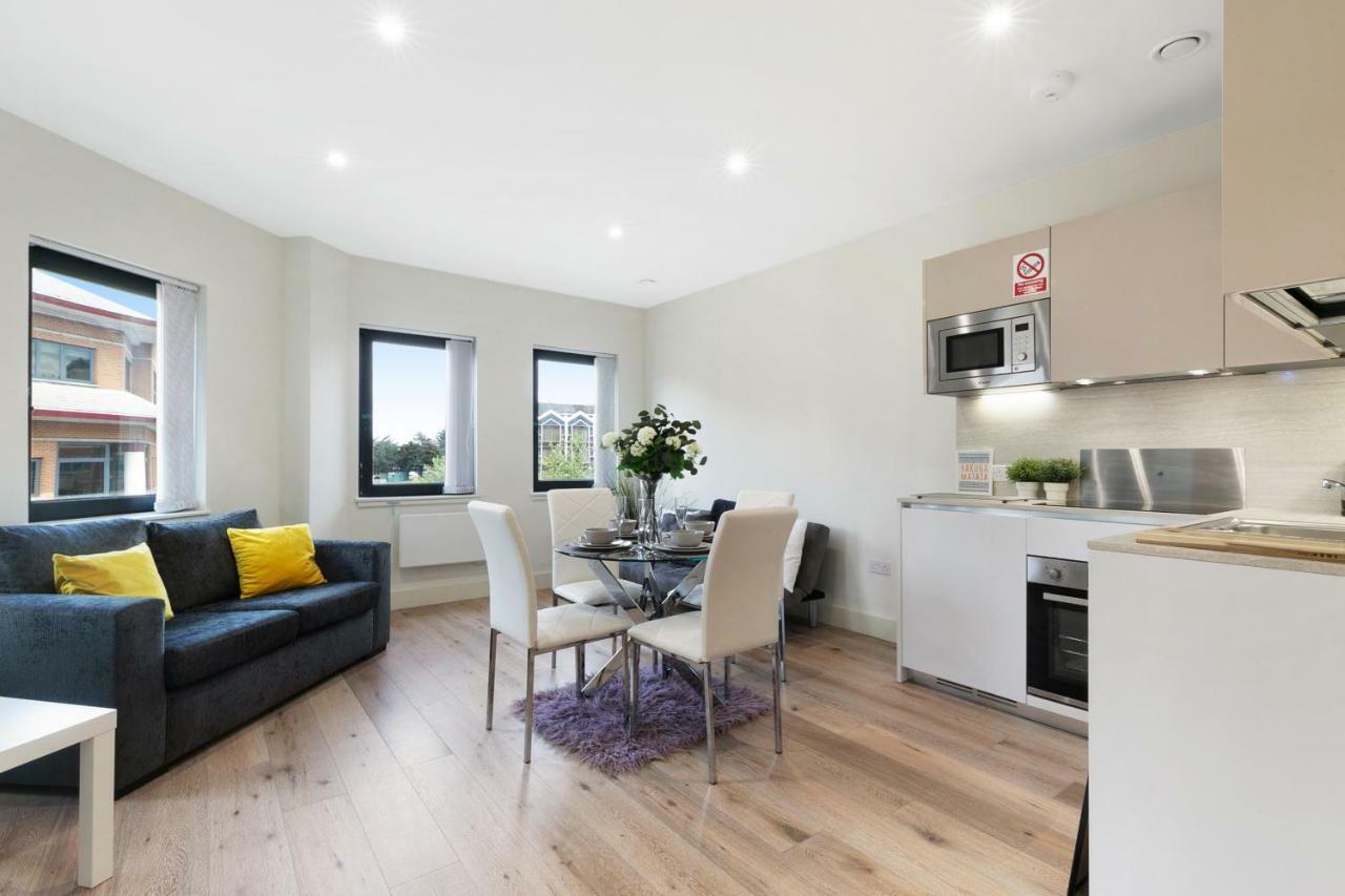 Mondial Apartments At Heathrow Harmondsworth Eksteriør billede