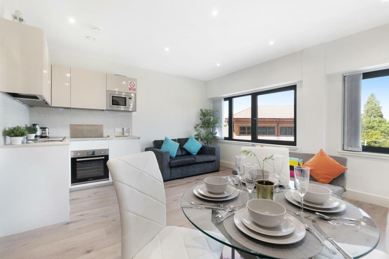 Mondial Apartments At Heathrow Harmondsworth Eksteriør billede