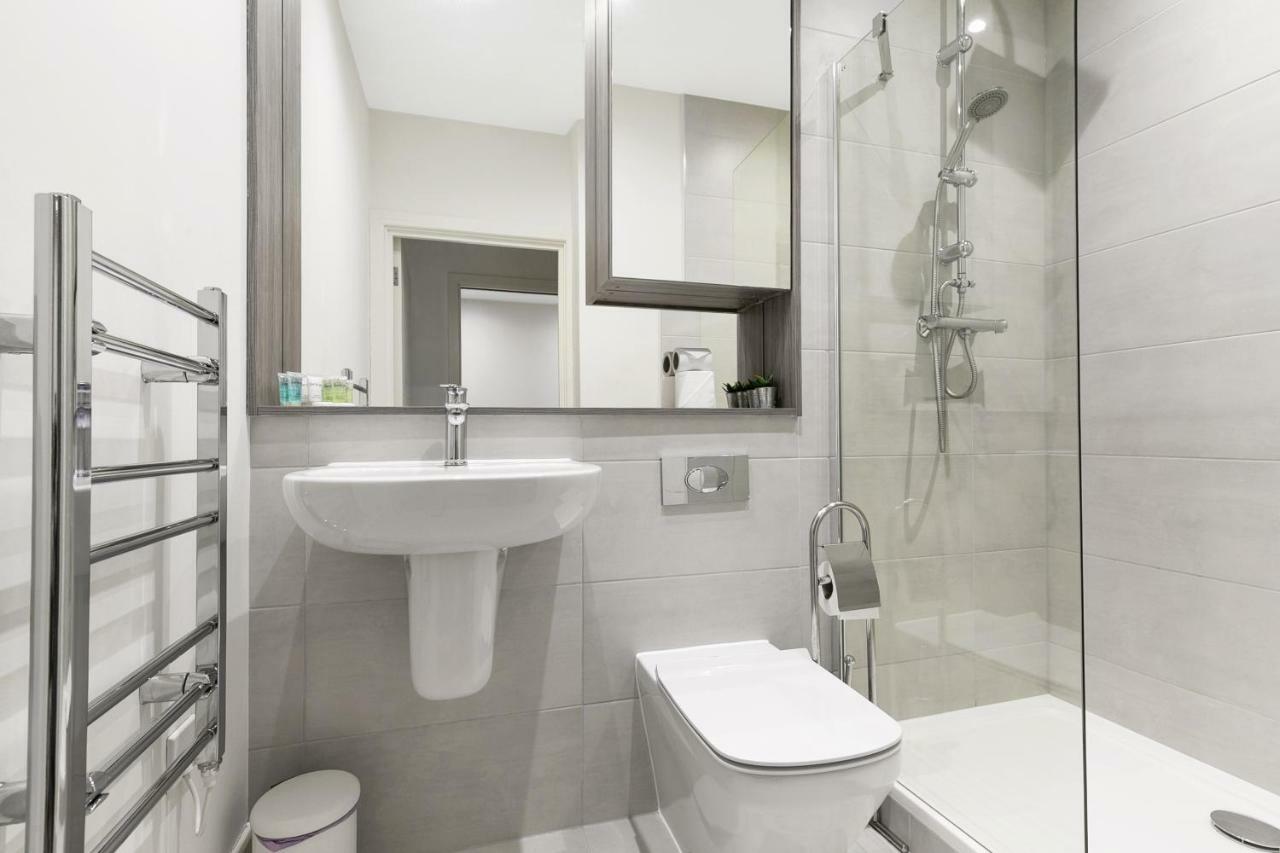 Mondial Apartments At Heathrow Harmondsworth Eksteriør billede