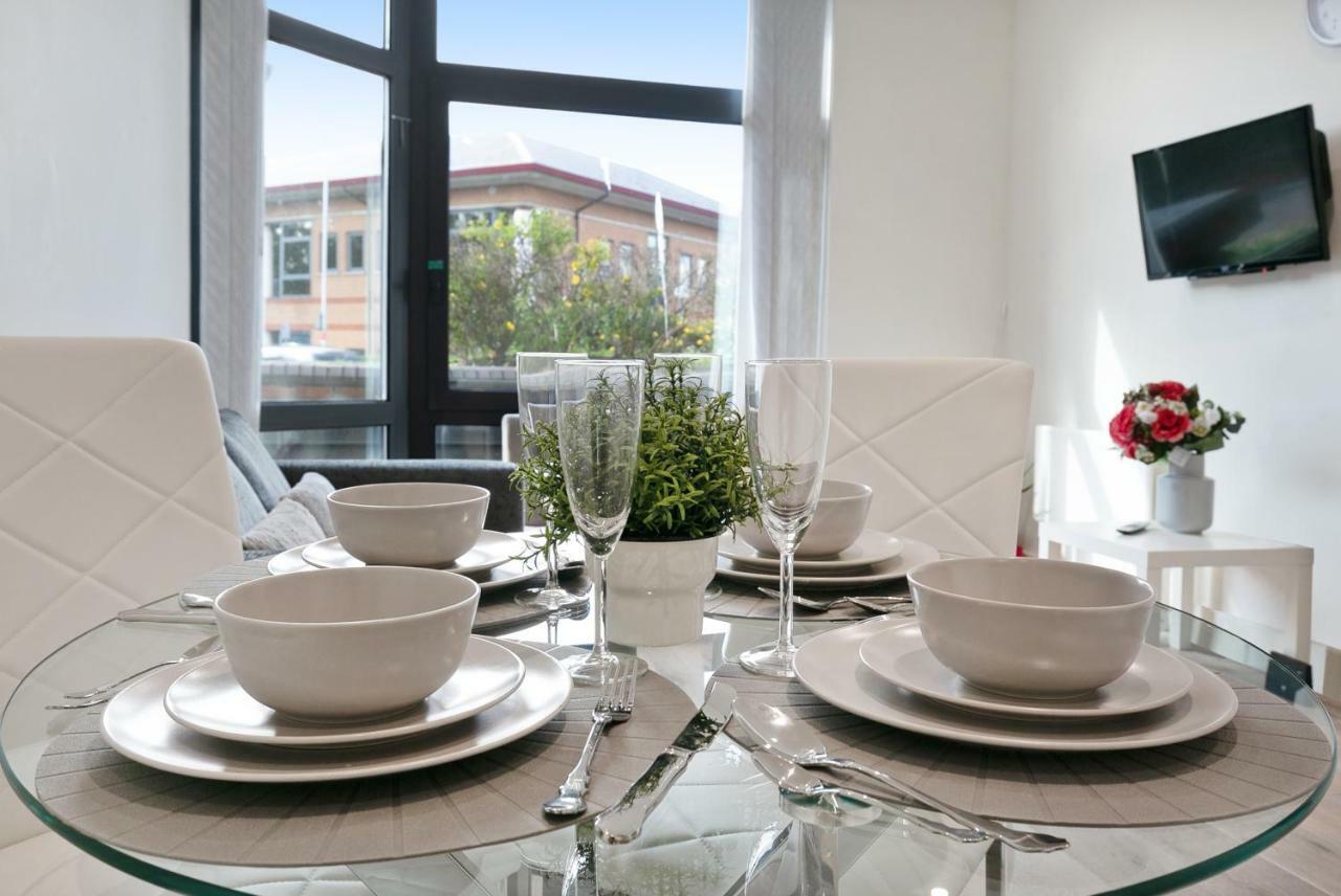 Mondial Apartments At Heathrow Harmondsworth Eksteriør billede