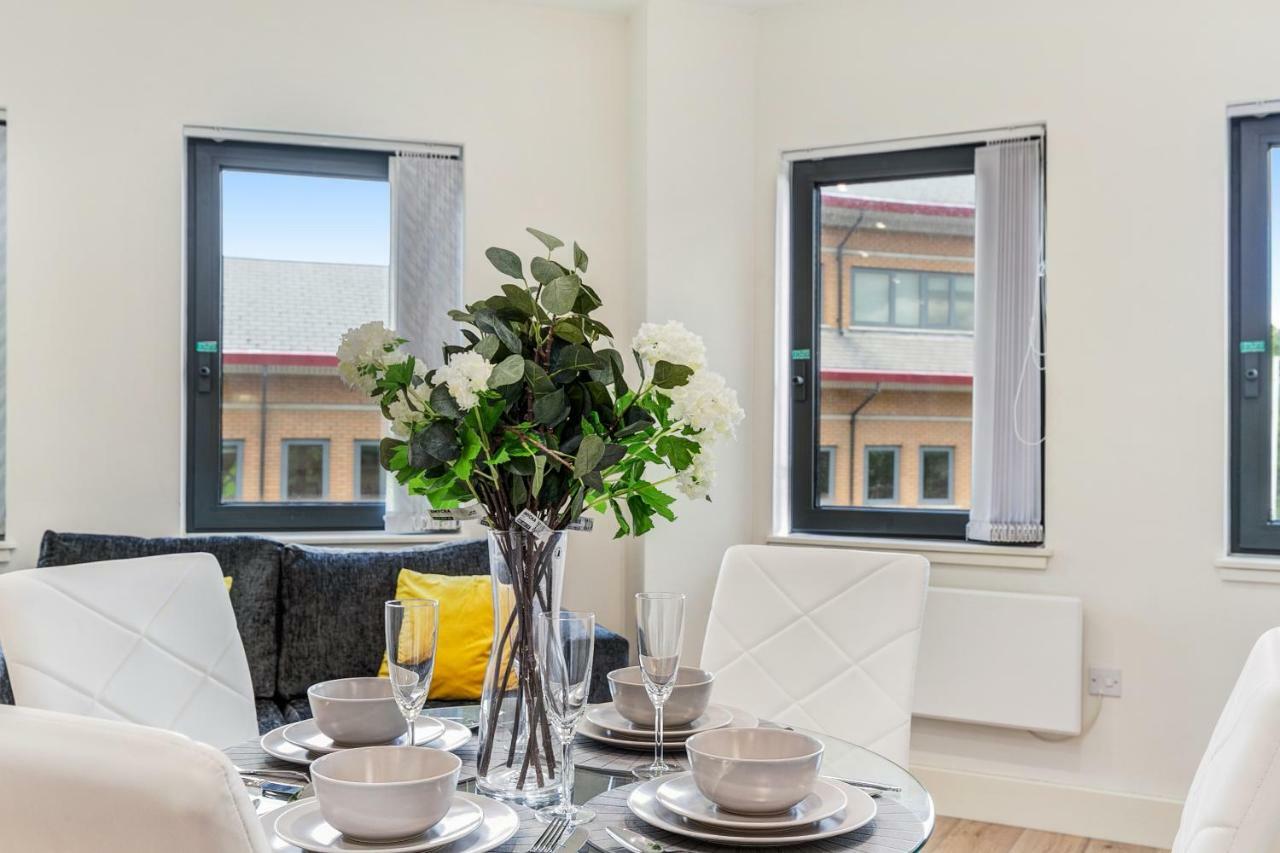 Mondial Apartments At Heathrow Harmondsworth Eksteriør billede
