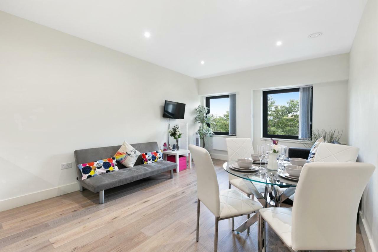 Mondial Apartments At Heathrow Harmondsworth Eksteriør billede